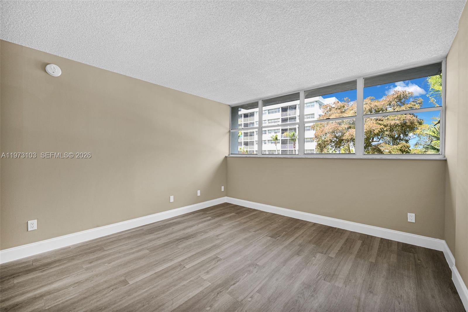 ELLINGTON AT COUNTY LINE - Residential