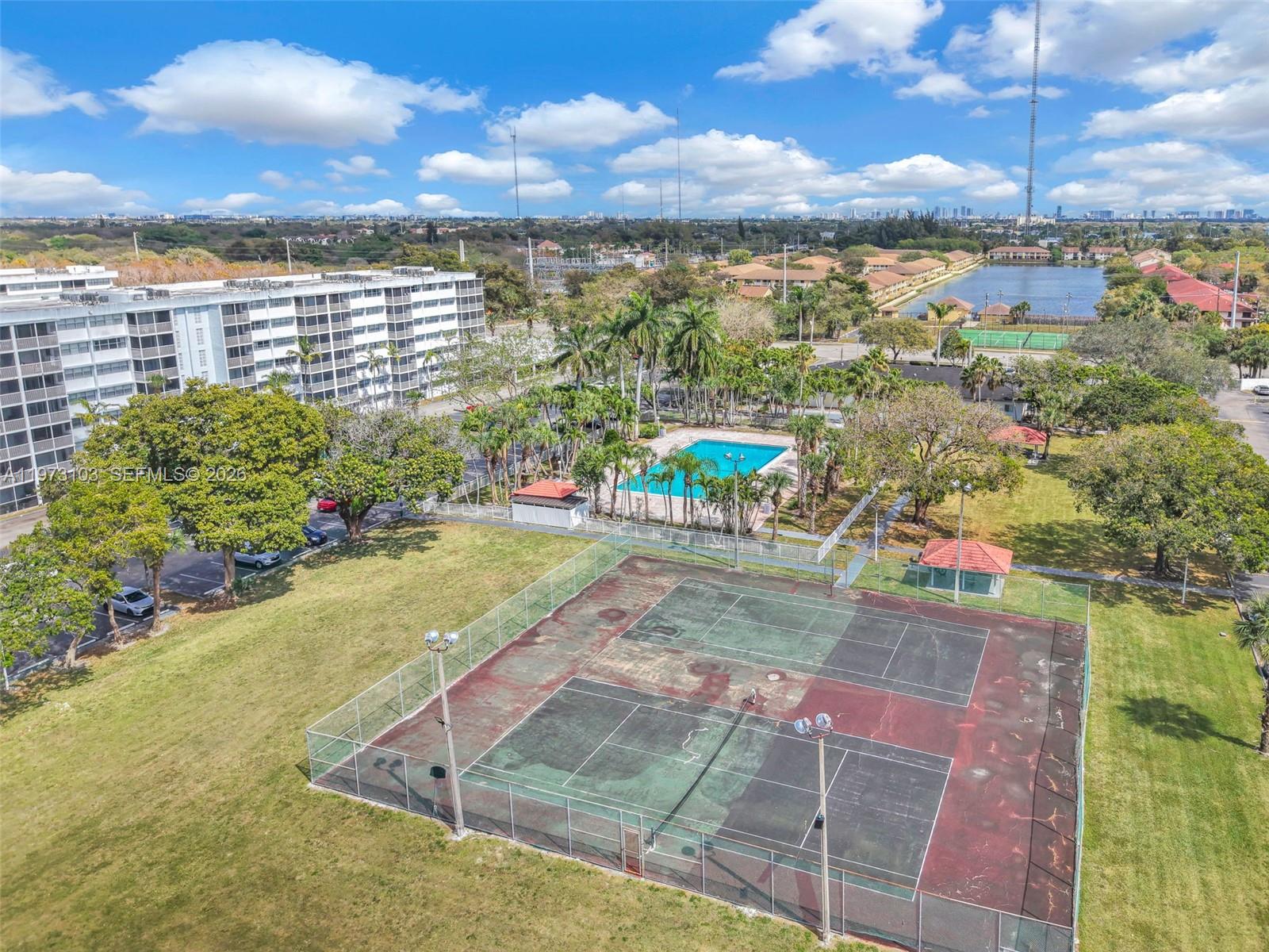 ELLINGTON AT COUNTY LINE - Residential