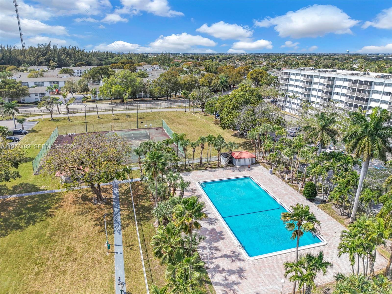 ELLINGTON AT COUNTY LINE - Residential