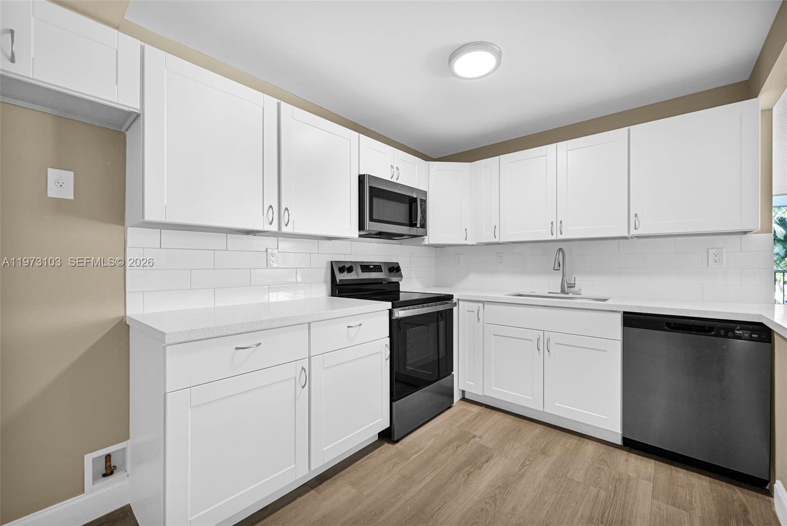 ELLINGTON AT COUNTY LINE - Residential