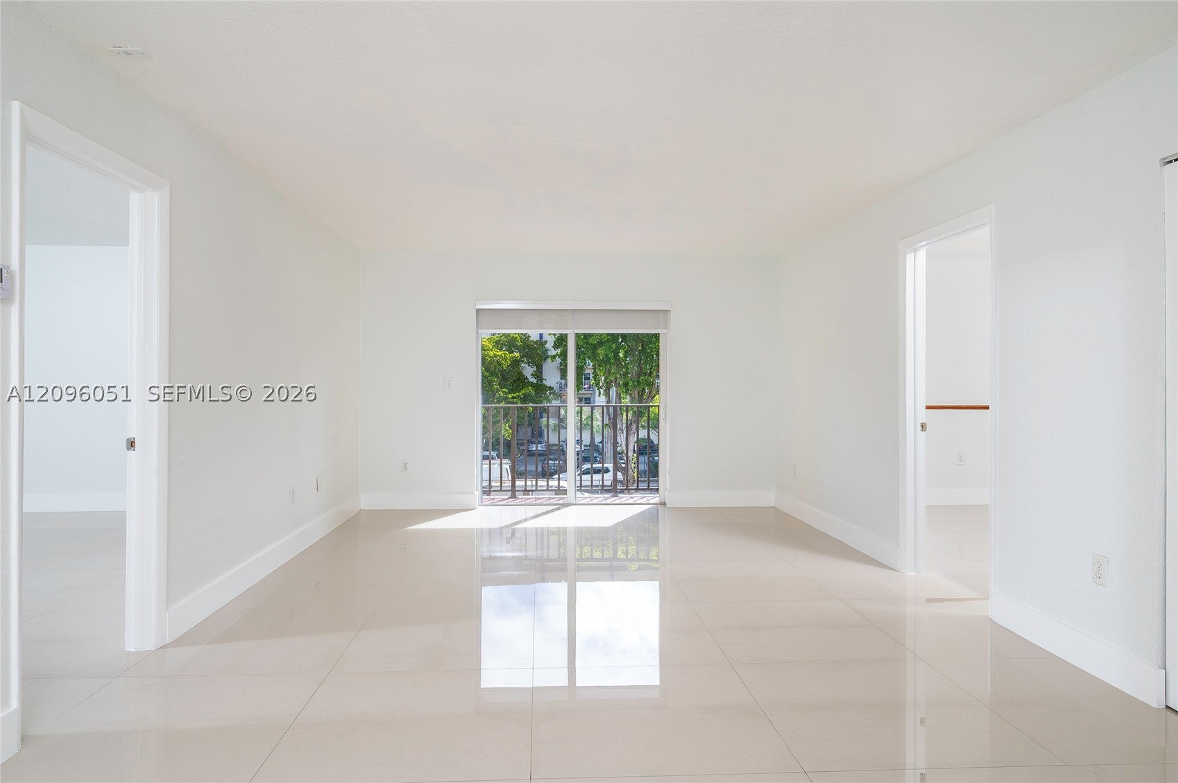4709 NW 7th St 305-9