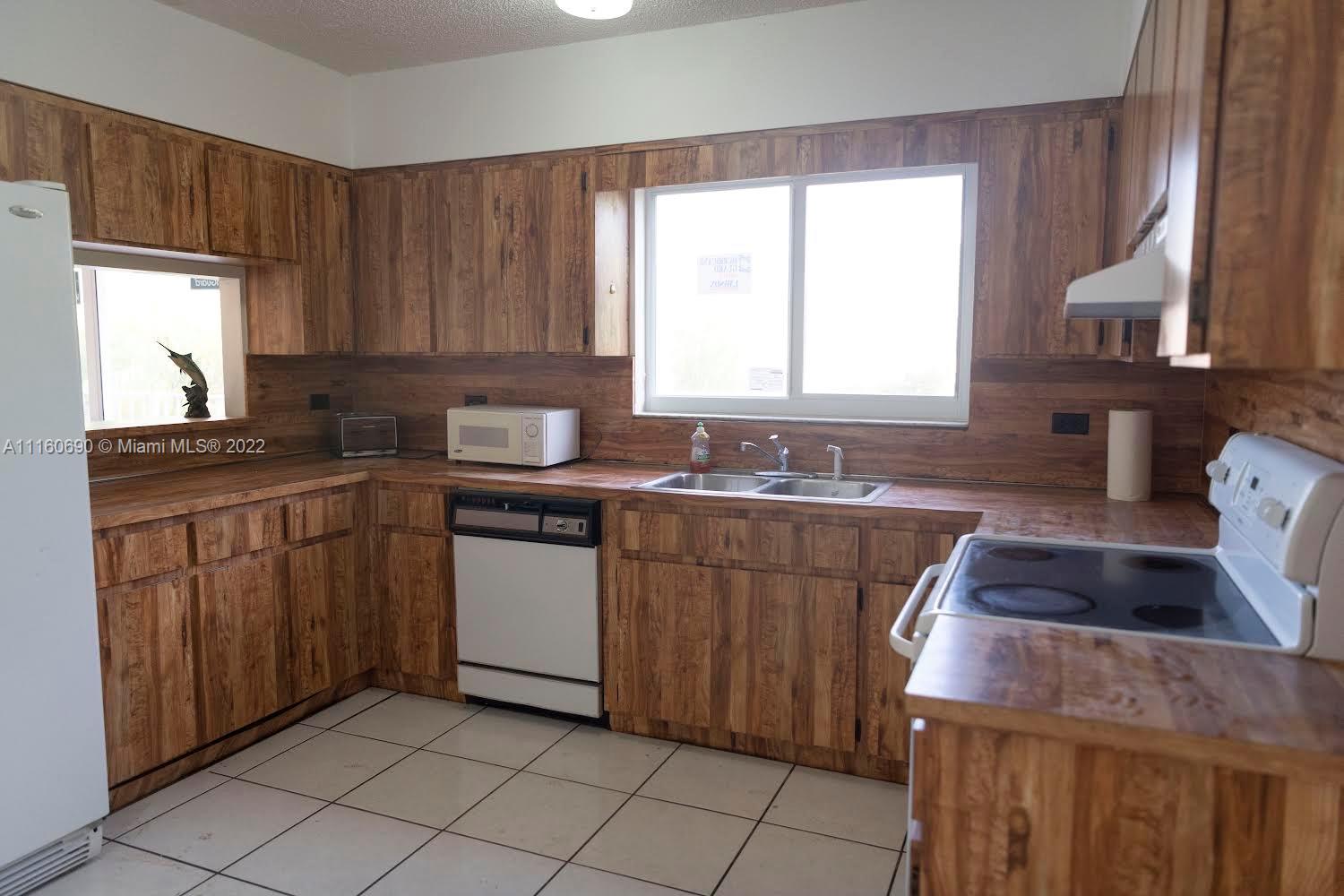 PORT LARGO - Residential Lease