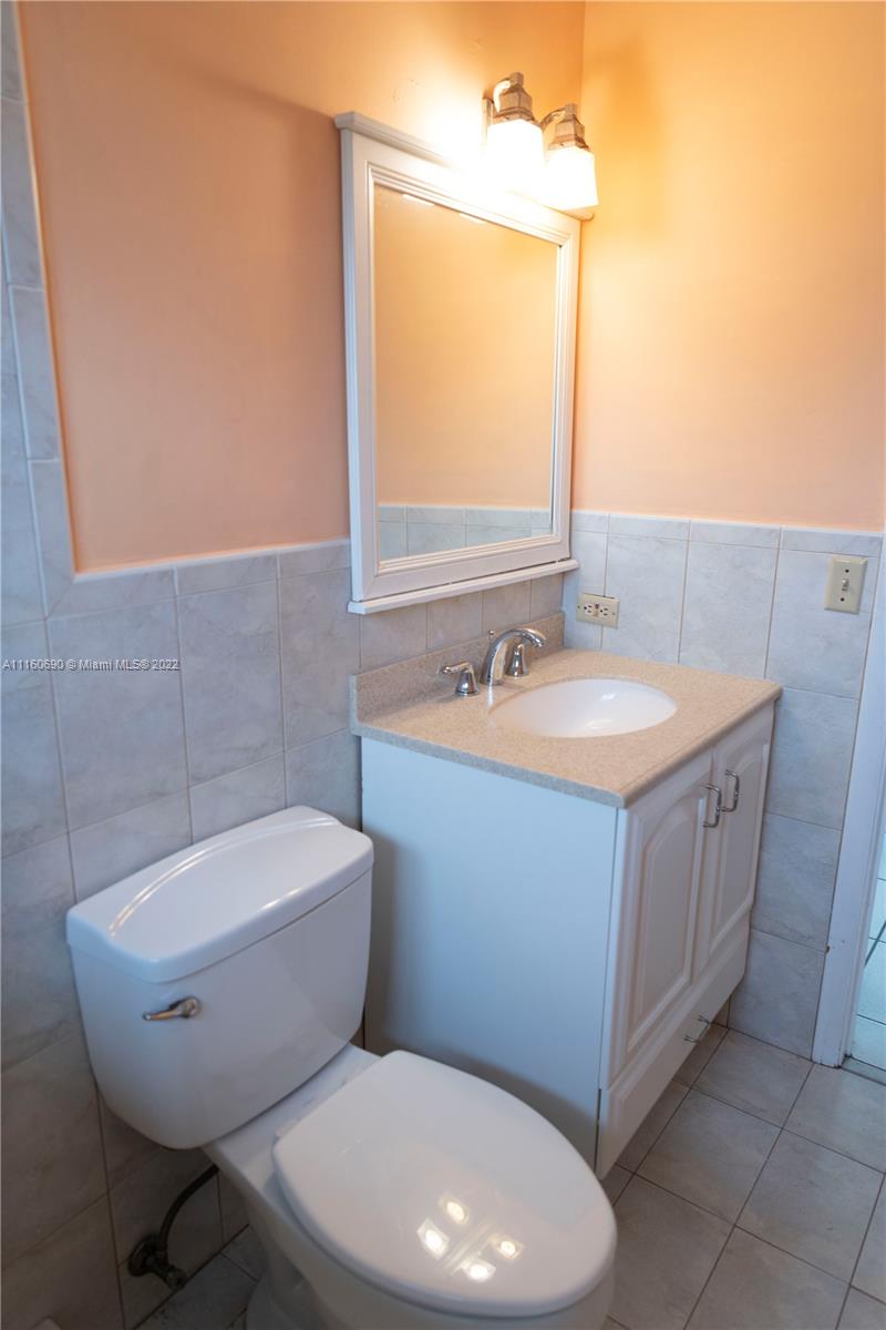 PORT LARGO - Residential Lease