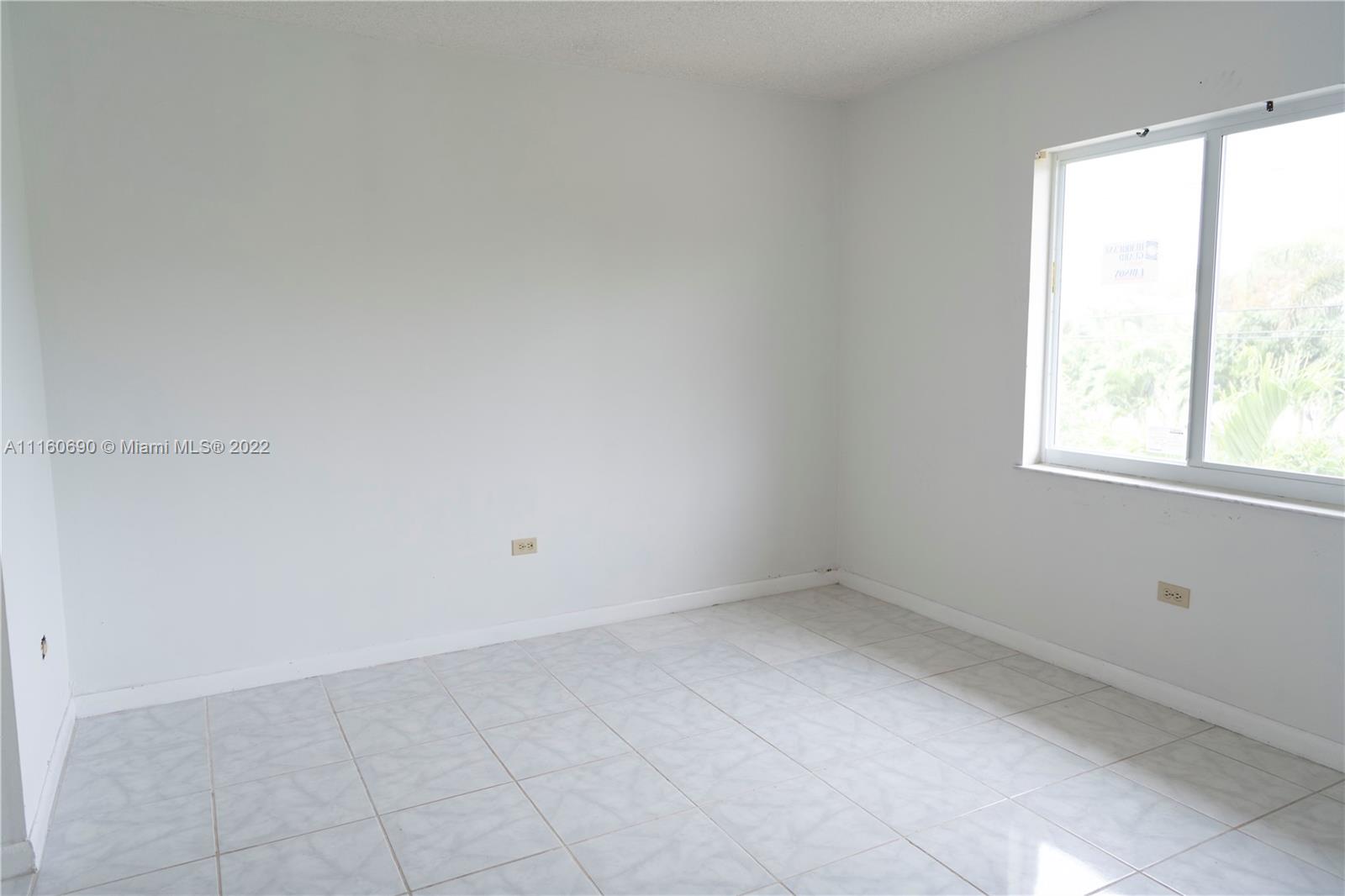 PORT LARGO - Residential Lease