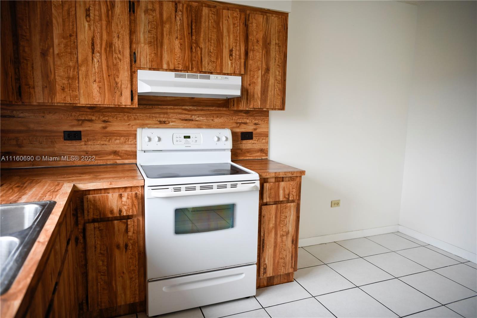 PORT LARGO - Residential Lease