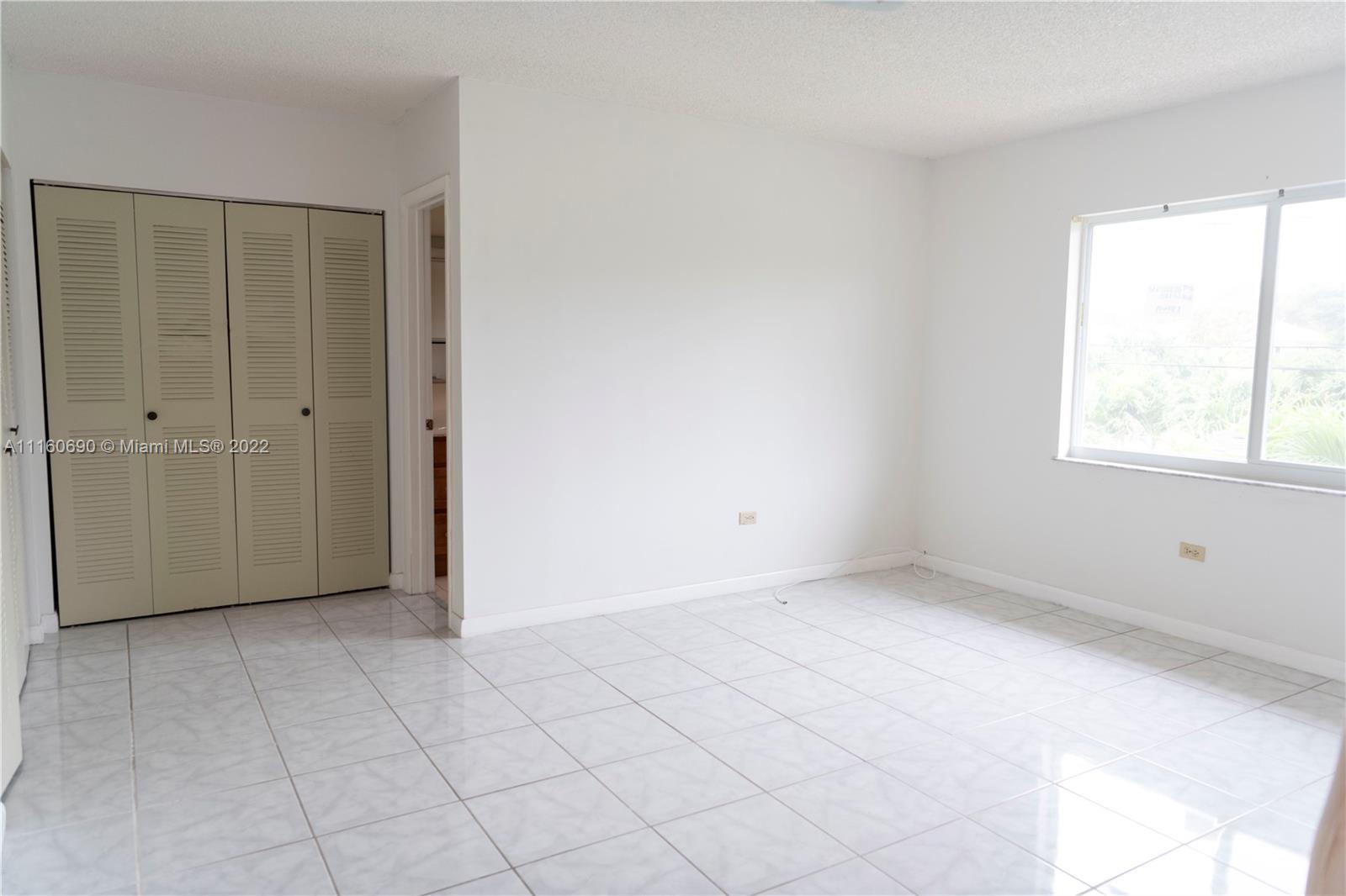 PORT LARGO - Residential Lease