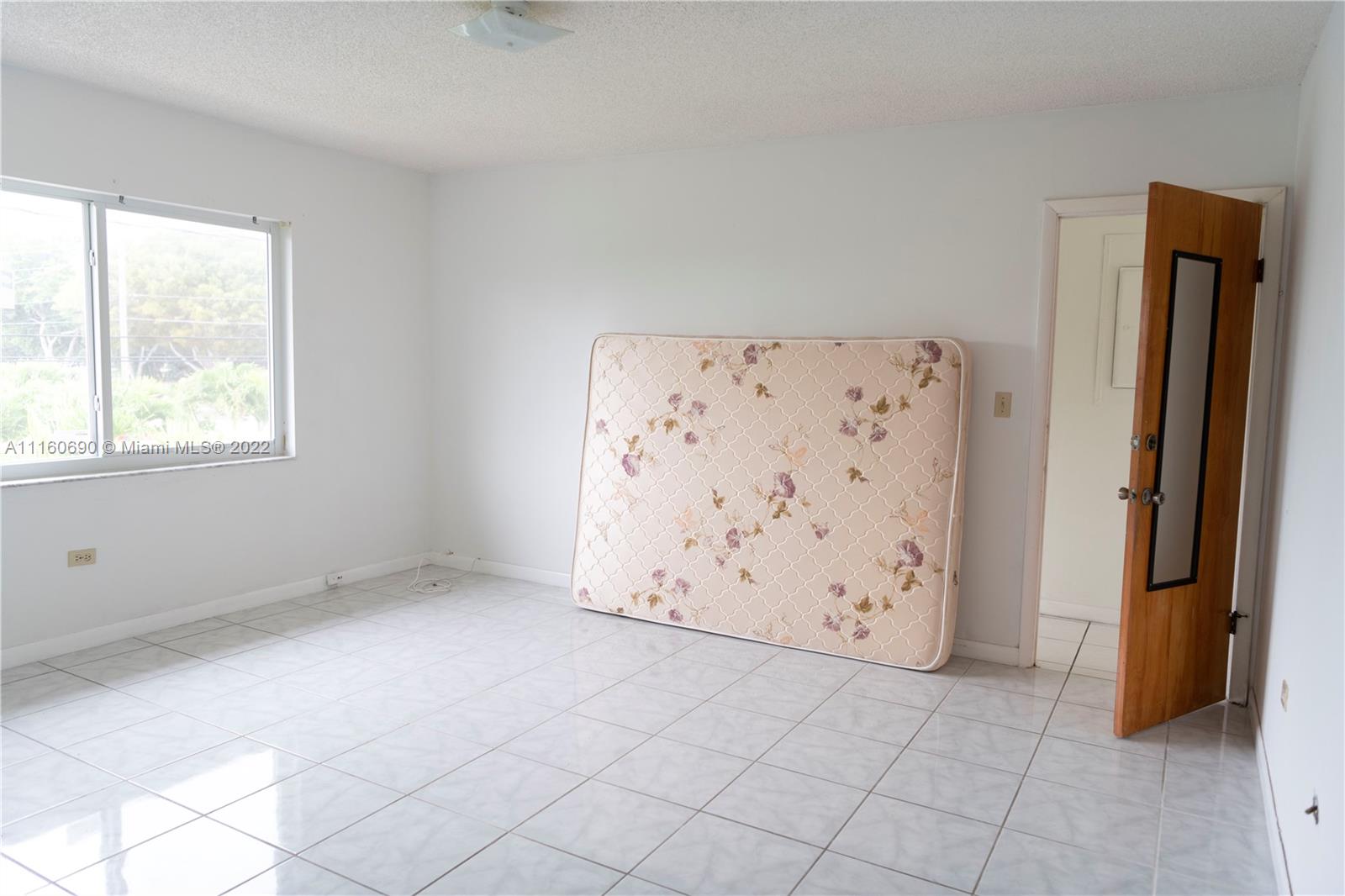 PORT LARGO - Residential Lease