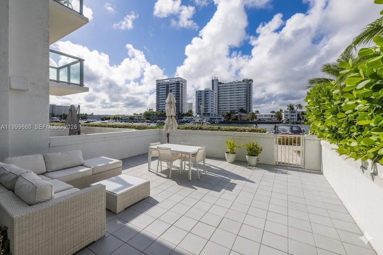 ELOQUENCE ON THE BAY CONDO - Residential