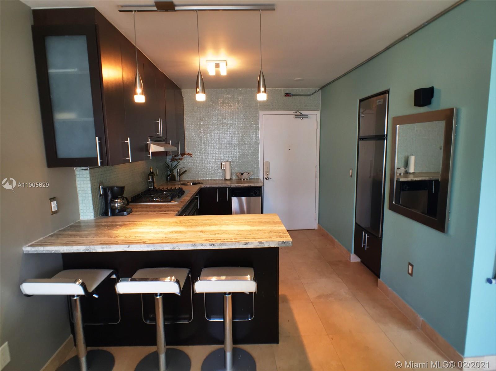 HAMPTON ON WASHINGTON AV - Residential