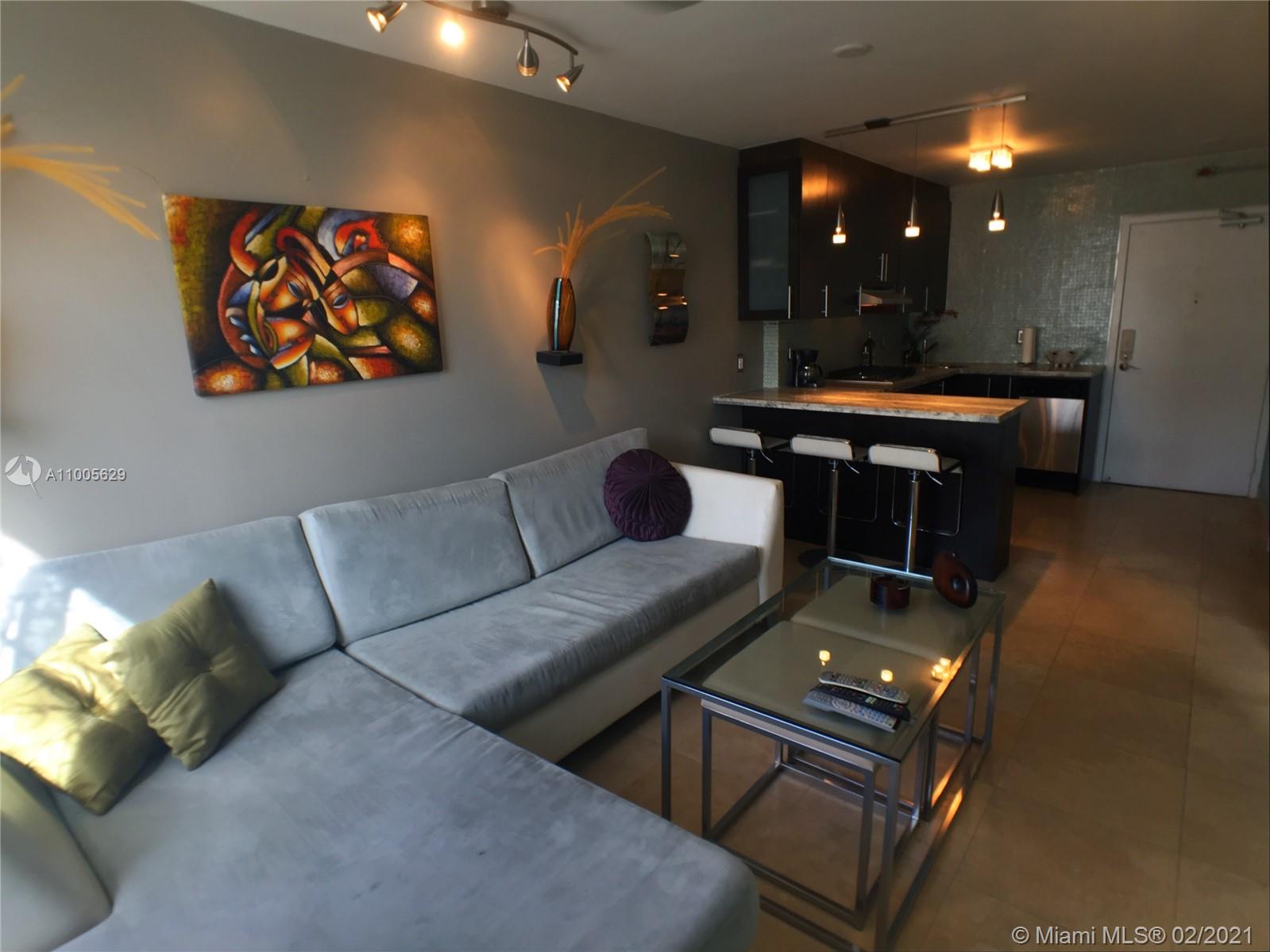 HAMPTON ON WASHINGTON AV - Residential