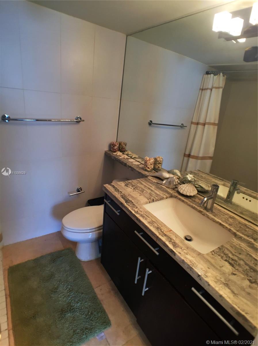 HAMPTON ON WASHINGTON AV - Residential