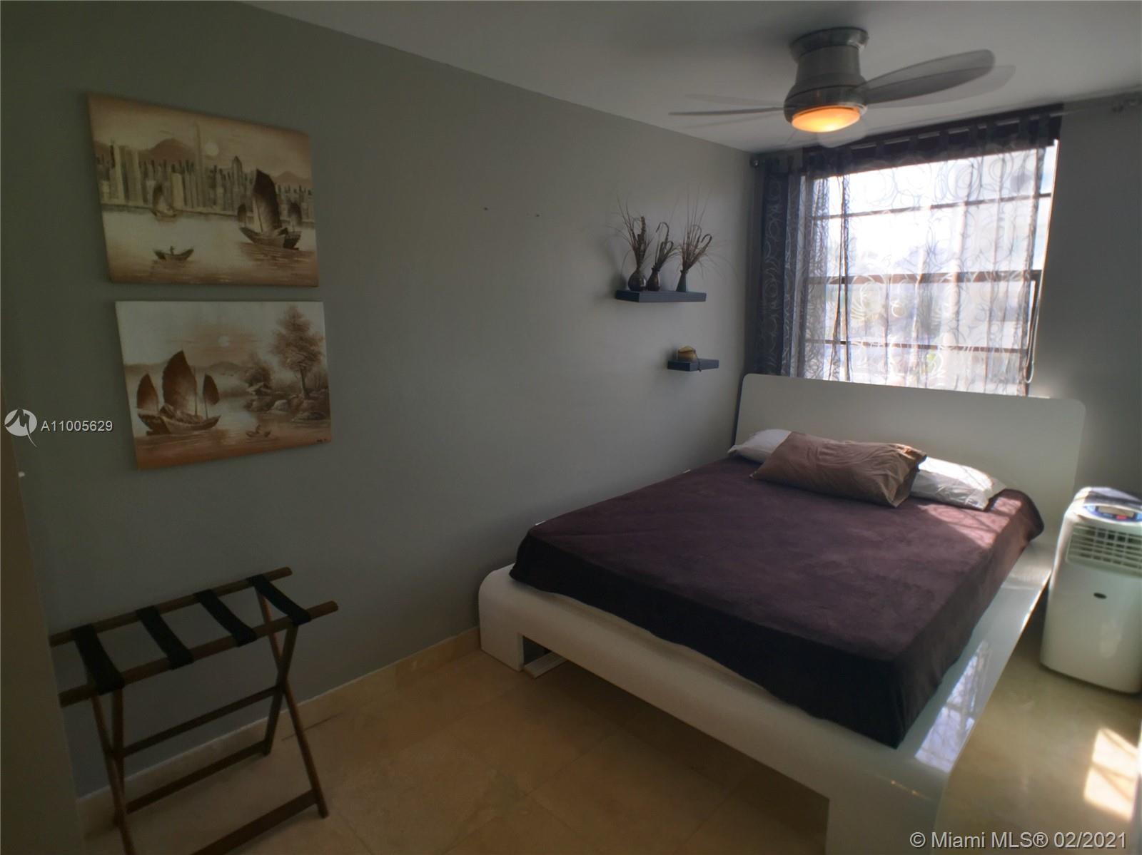 HAMPTON ON WASHINGTON AV - Residential