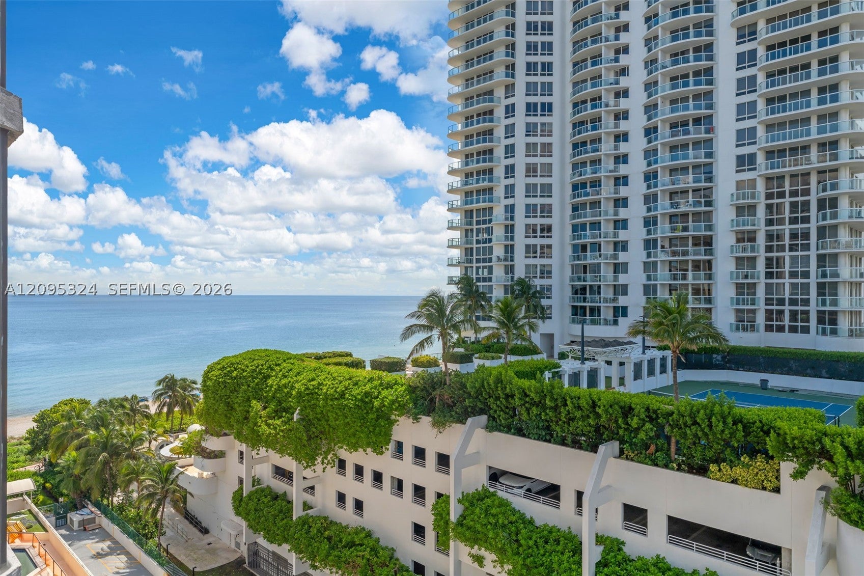 6423 Collins Ave 901