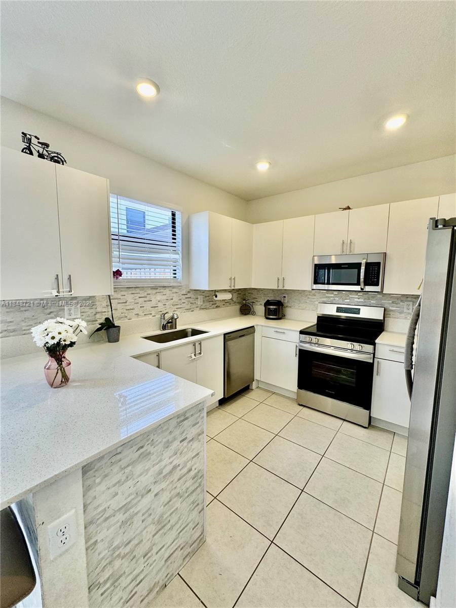 KENDALL ASSEMBLAGE NORTH - Residential