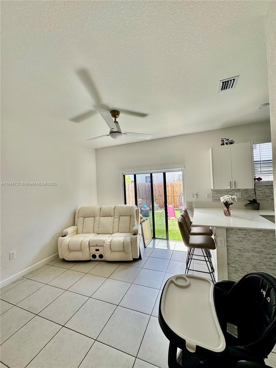 KENDALL ASSEMBLAGE NORTH - Residential