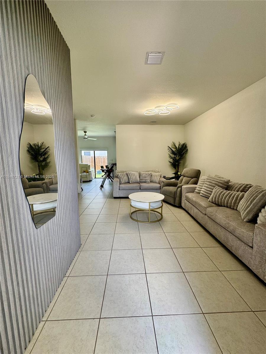 KENDALL ASSEMBLAGE NORTH - Residential