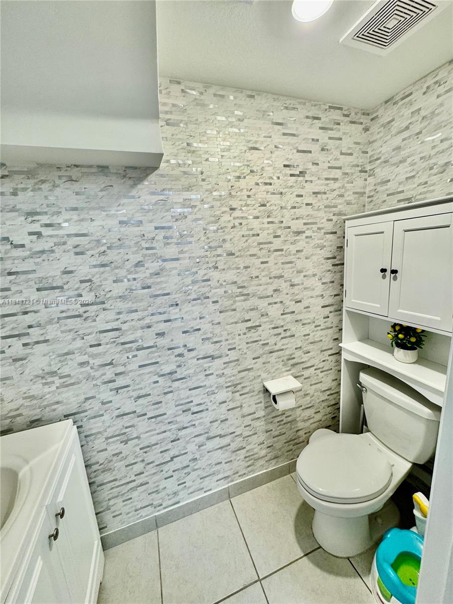 KENDALL ASSEMBLAGE NORTH - Residential