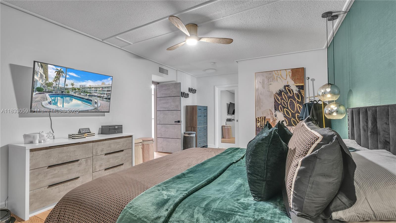 WAYNE HOUSE CONDO - Residential