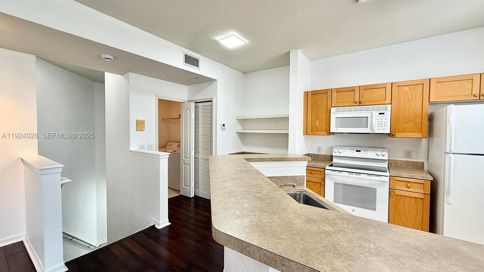 RESIDENCES AT LEGACY PLAC - Residential Lease