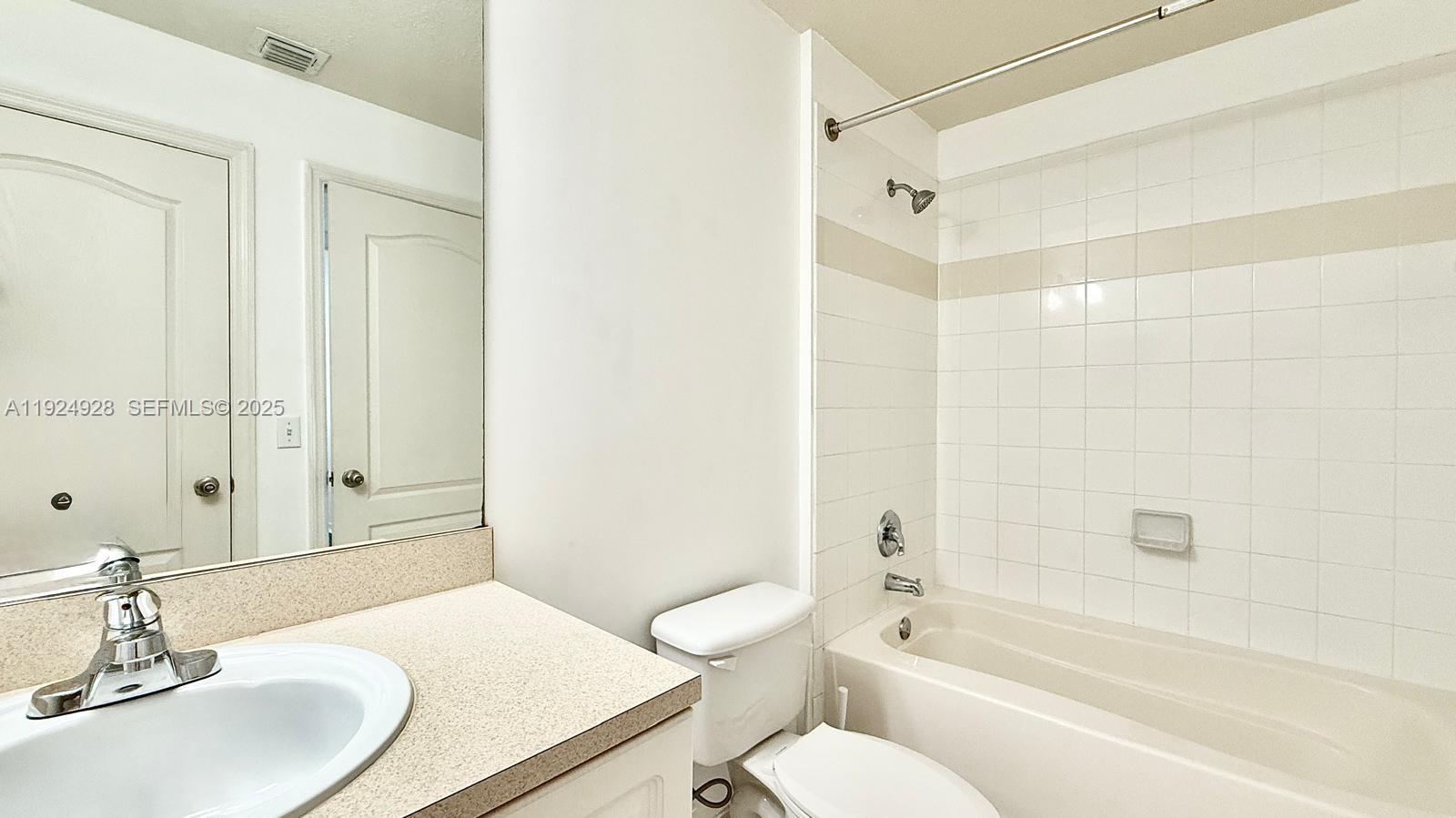 RESIDENCES AT LEGACY PLAC - Residential Lease