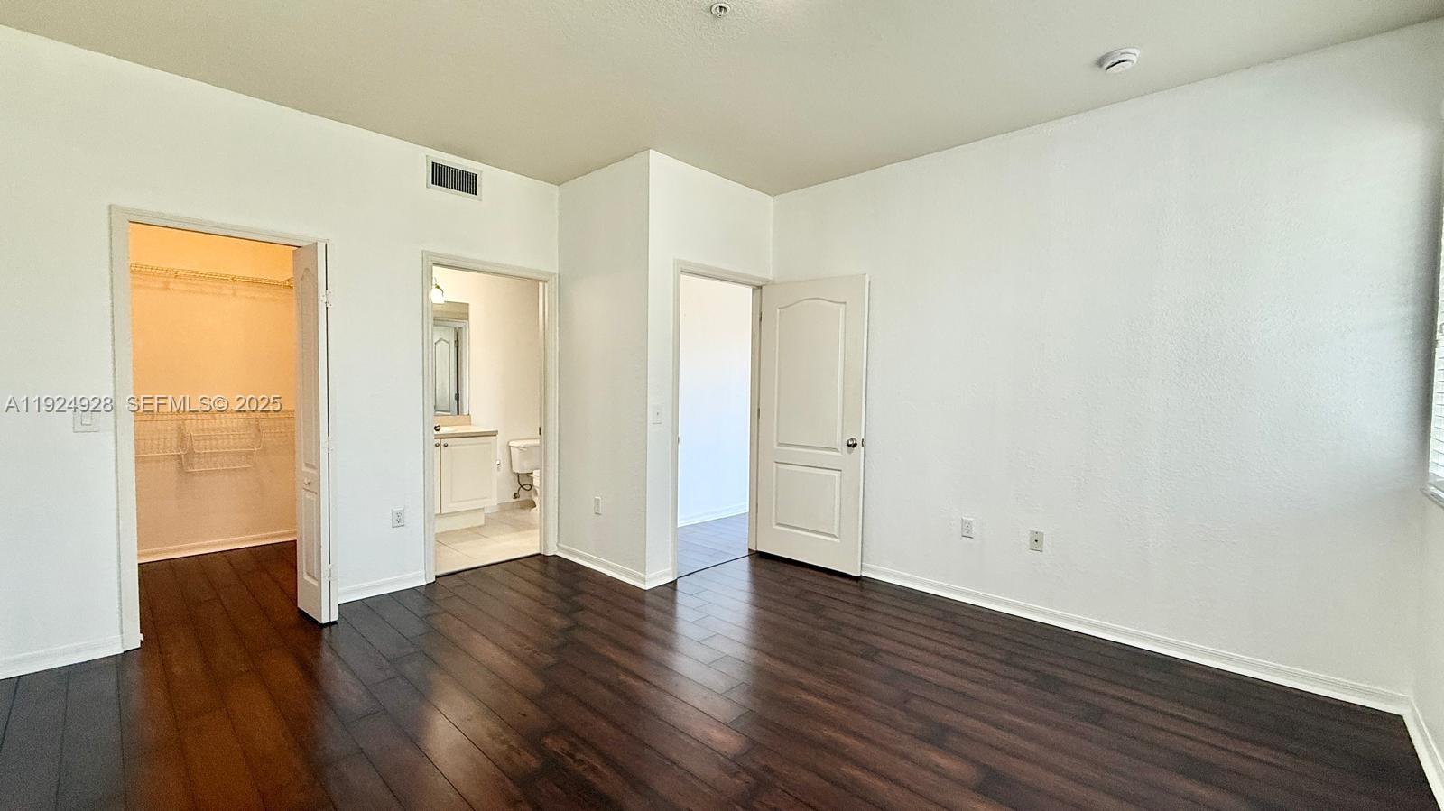 RESIDENCES AT LEGACY PLAC - Residential Lease