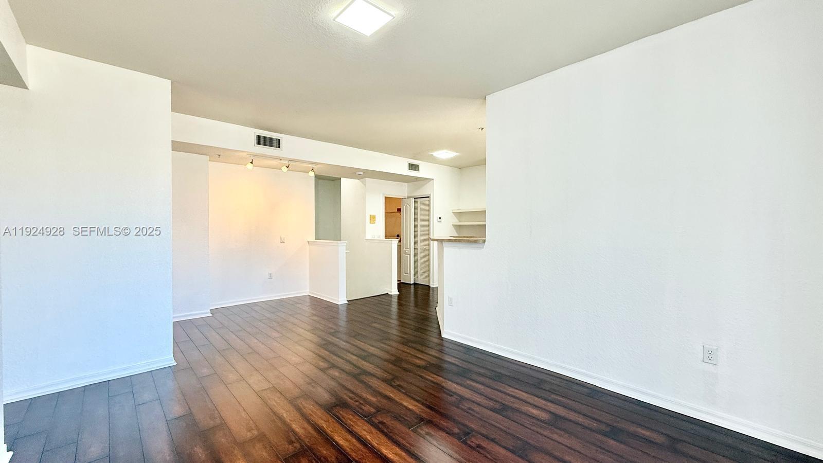 RESIDENCES AT LEGACY PLAC - Residential Lease