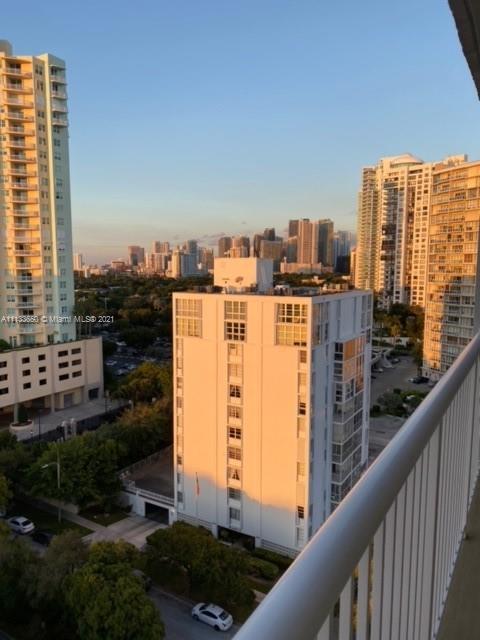 BRICKELL BISCAYNE CONDO - Residential Lease