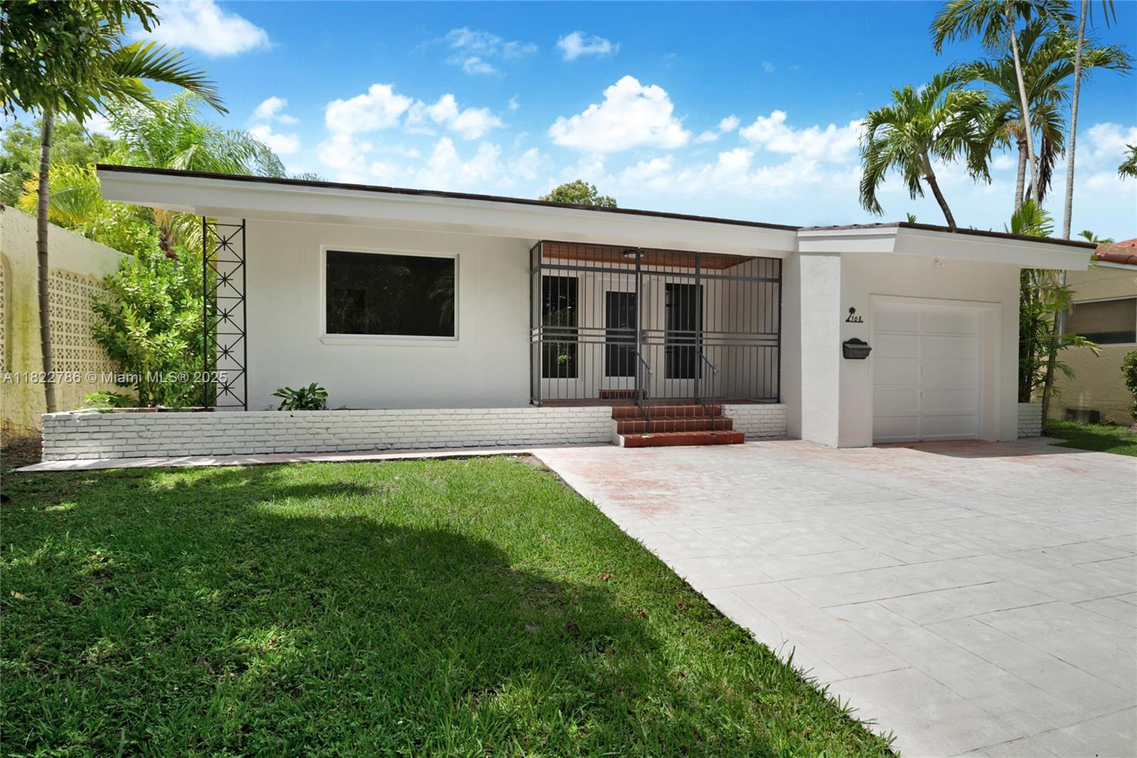 708 Navarre Ave, Coral Gables, Broward County, Florida - 2 Bedrooms  
2 Bathrooms - 