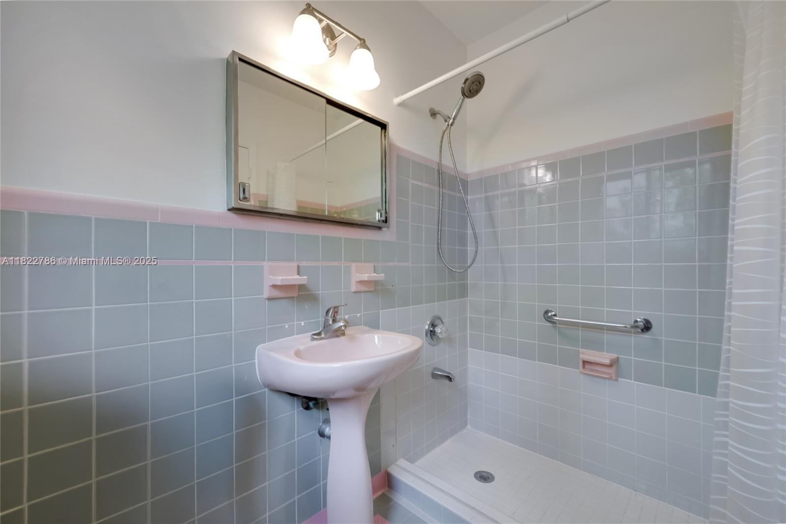 CORAL GABLES SEC B - Residential