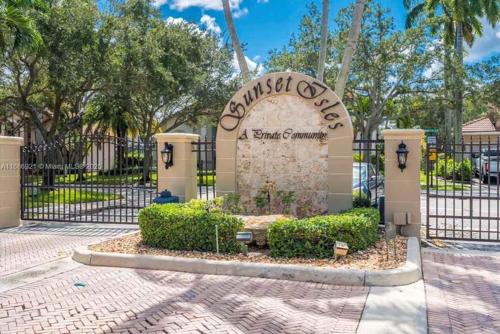 SILVER LAKES AT PEMBROKE - Residential