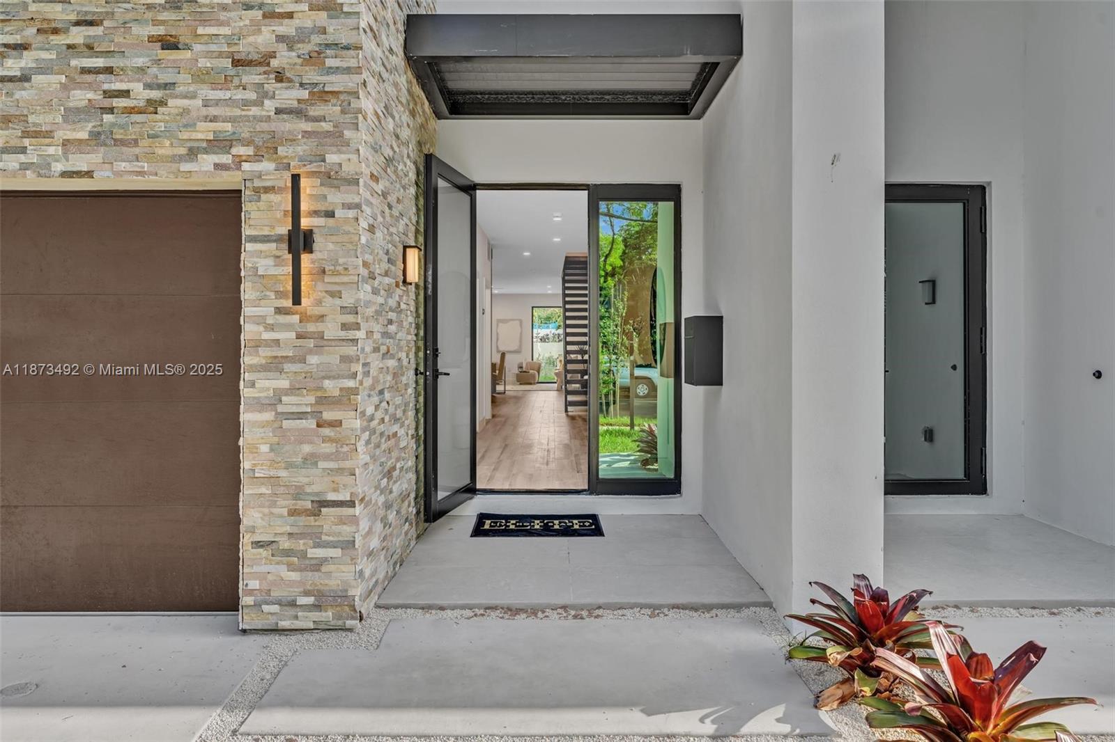 1387 SW 22nd Ter