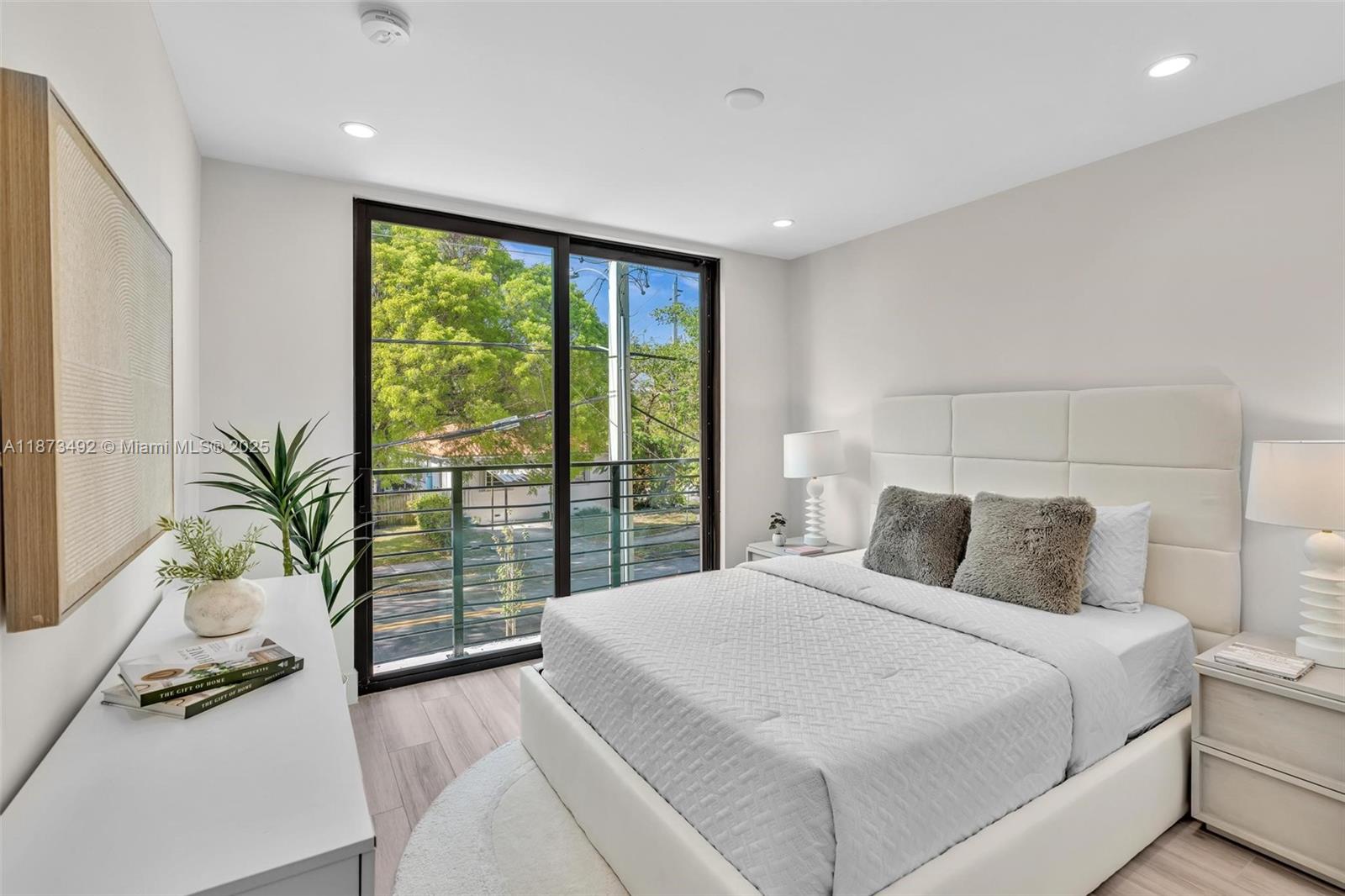 EAST SHENANDOAH - Residential