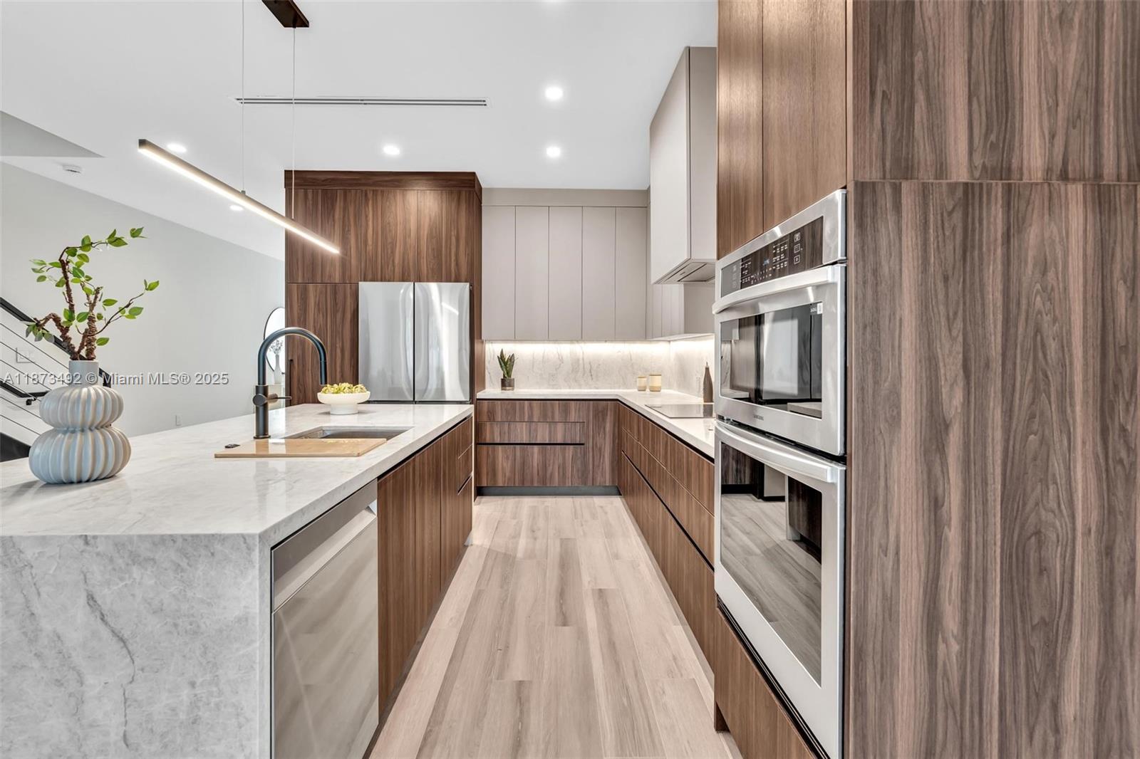 EAST SHENANDOAH - Residential