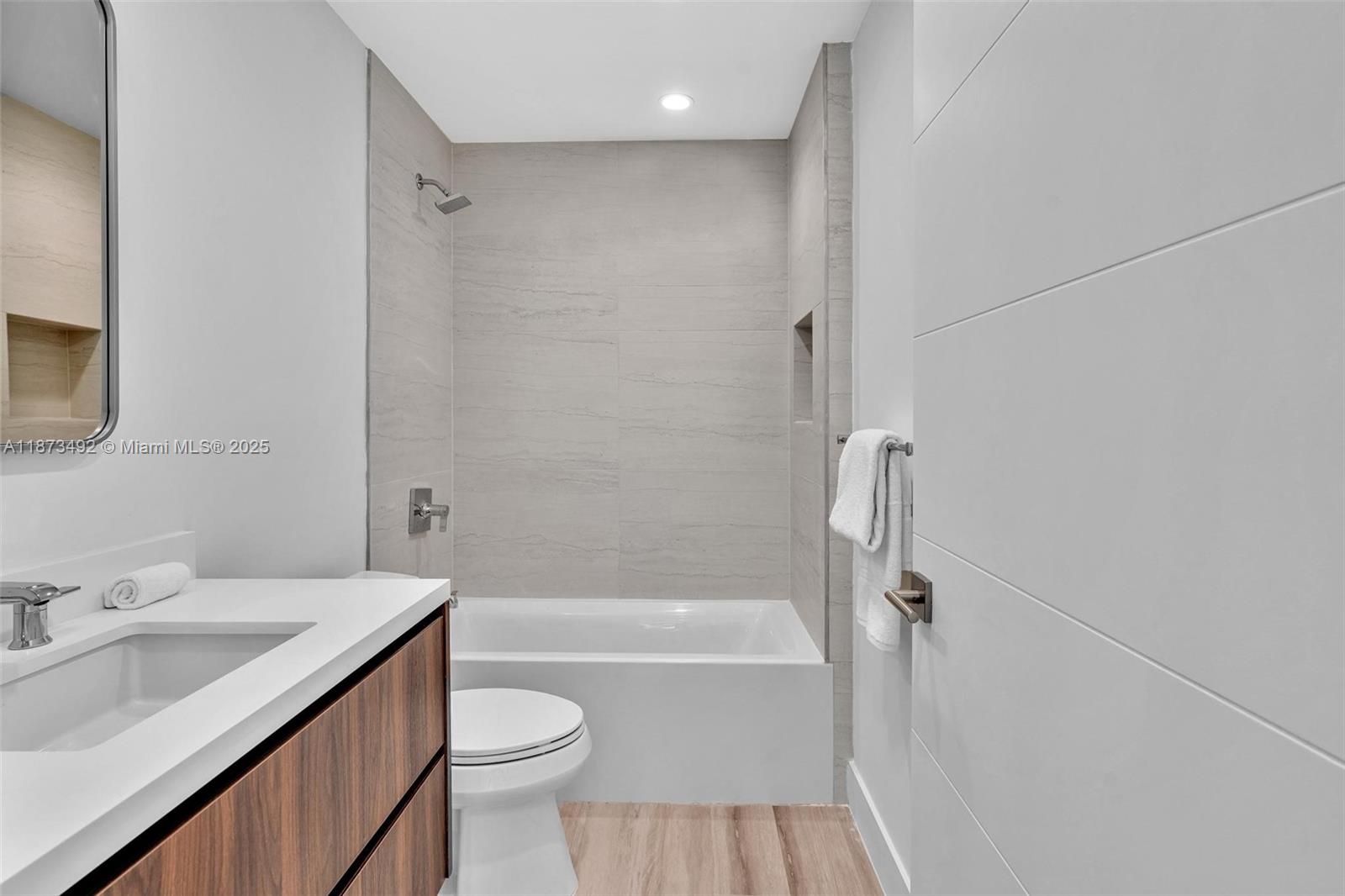 EAST SHENANDOAH - Residential