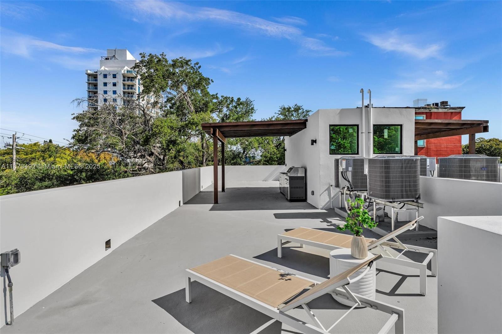 EAST SHENANDOAH - Residential