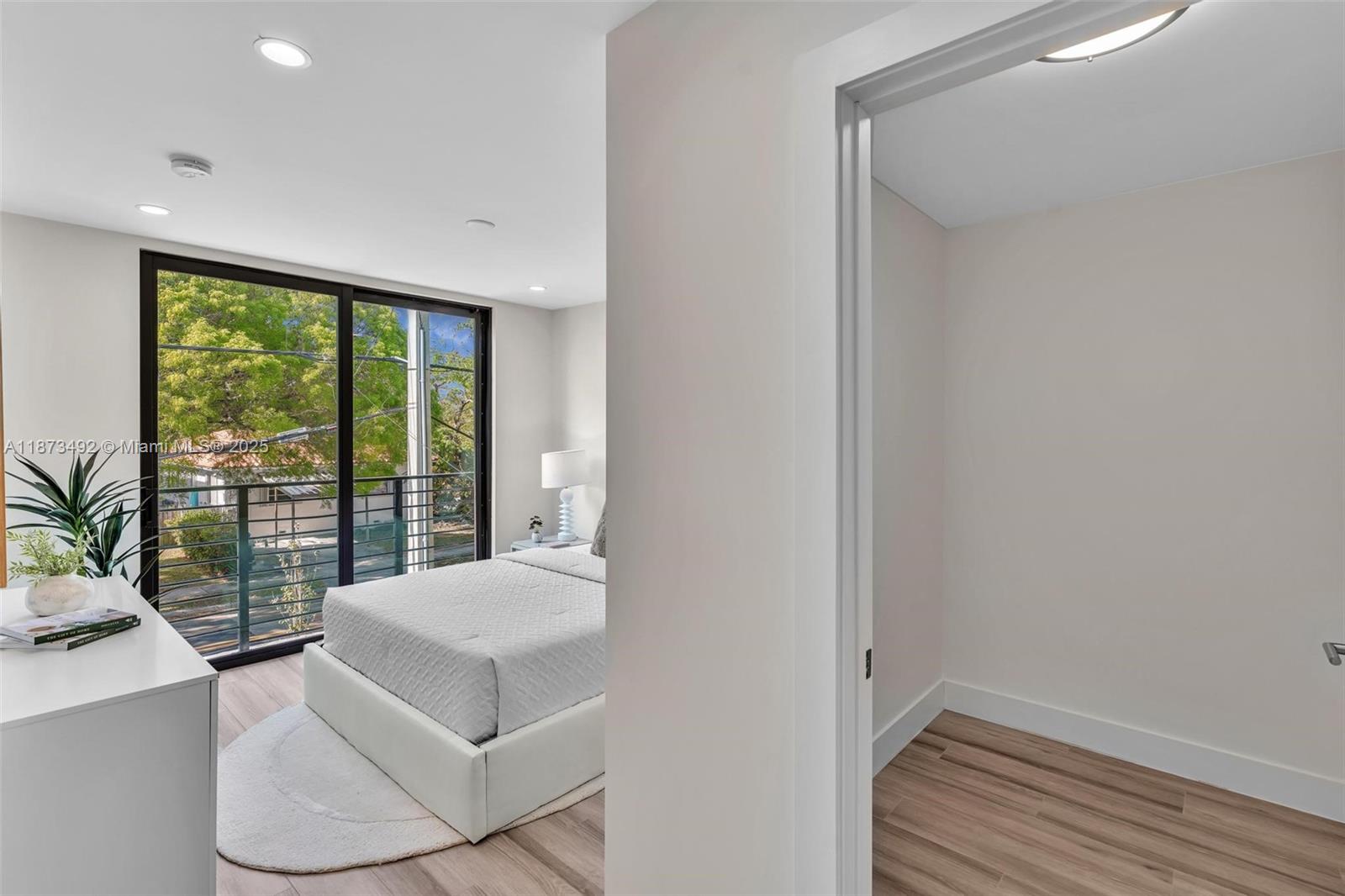 EAST SHENANDOAH - Residential