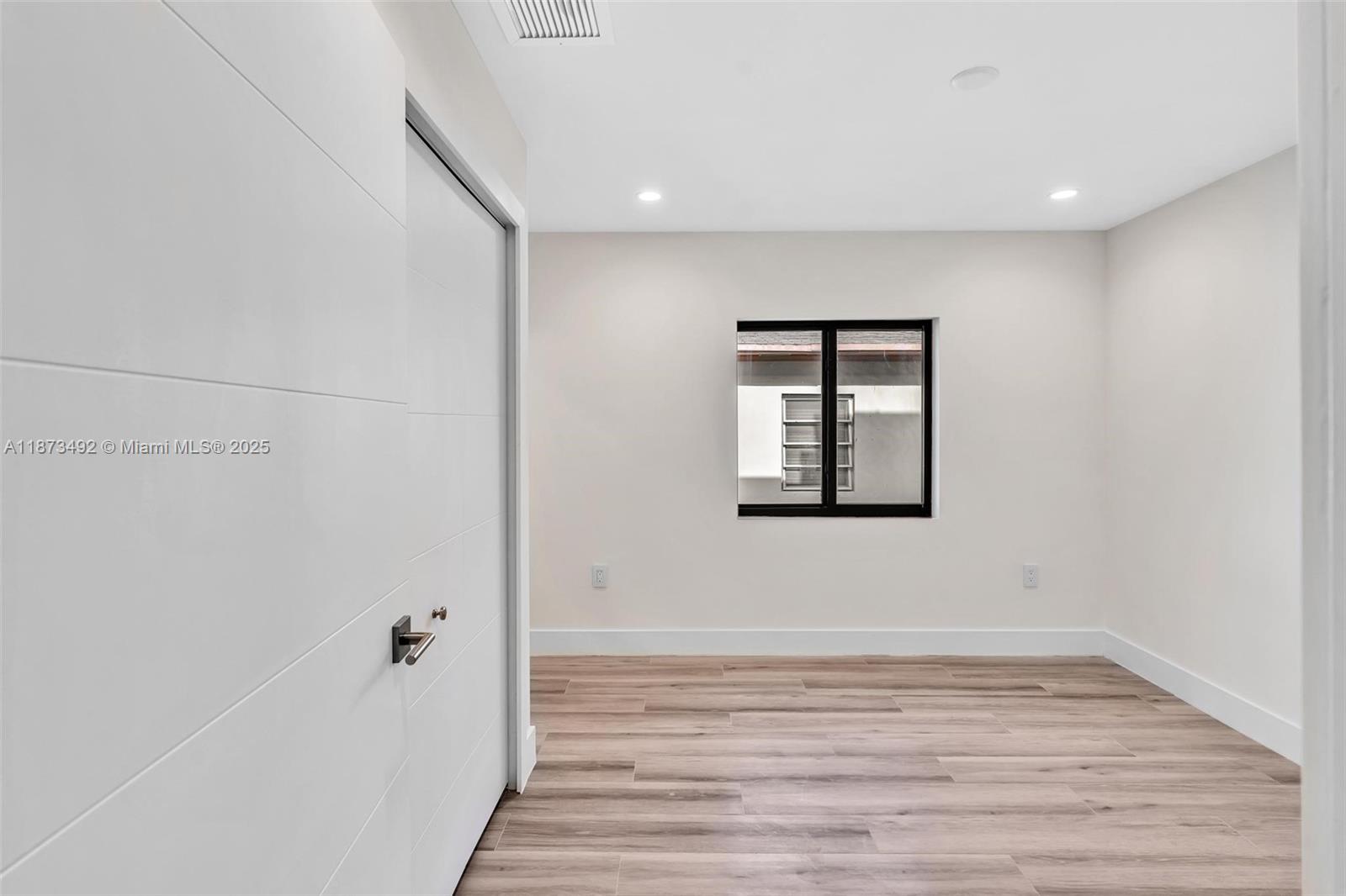 EAST SHENANDOAH - Residential