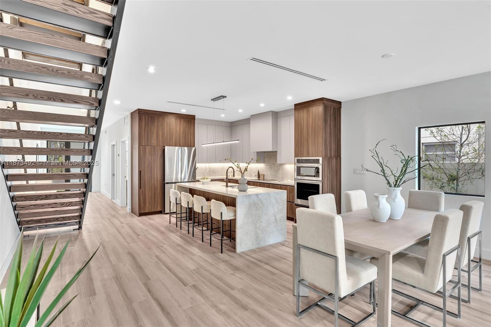 EAST SHENANDOAH - Residential