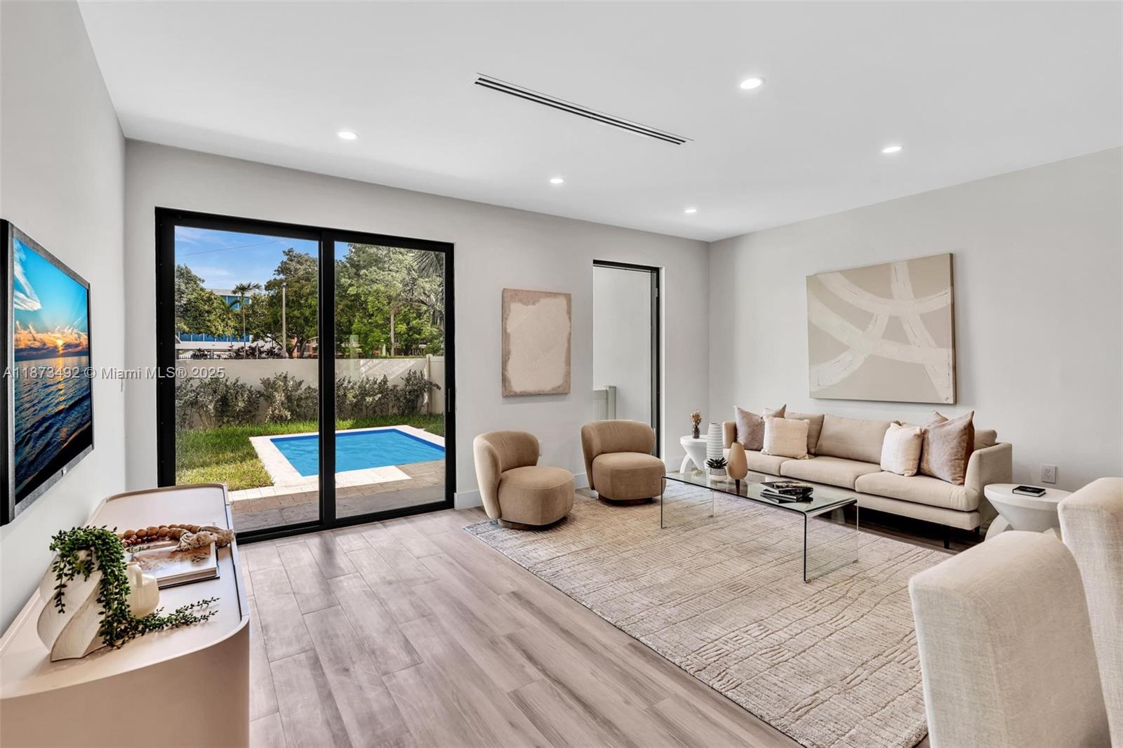 EAST SHENANDOAH - Residential