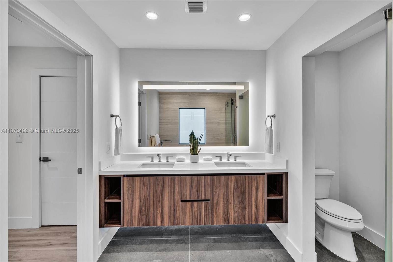 EAST SHENANDOAH - Residential