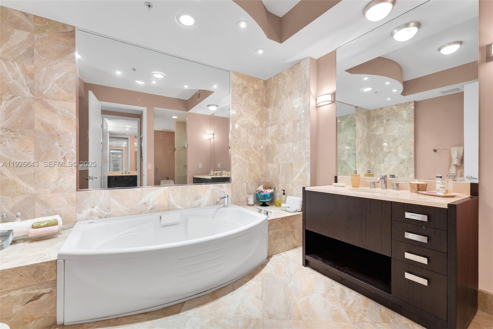 TRUMP ROYALE CONDO - Residential