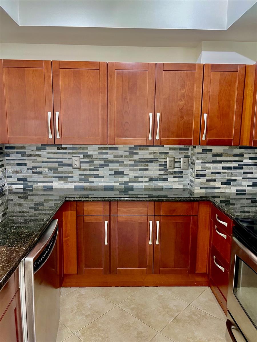 DOWNTOWN DADELAND CONDO N - Residential Lease