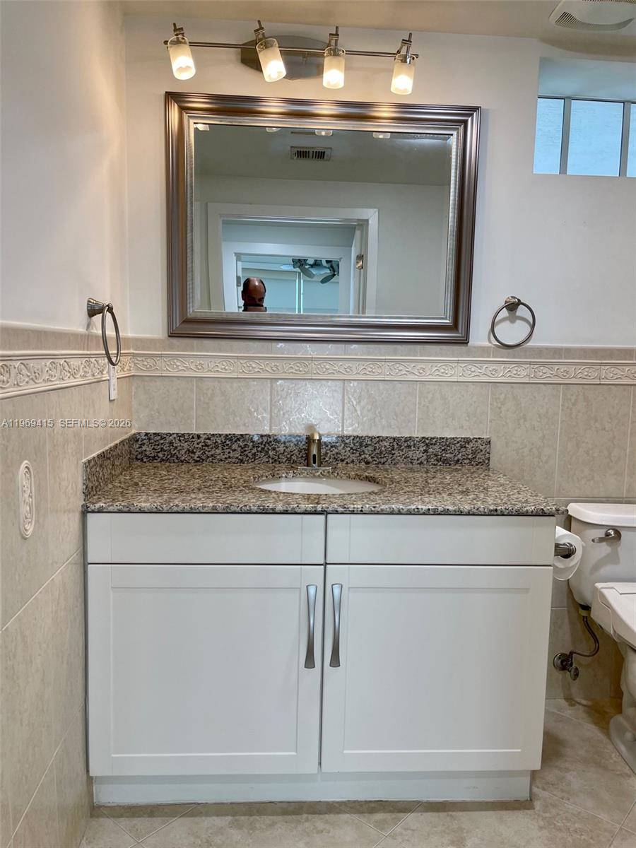 DOWNTOWN DADELAND CONDO N - Residential Lease