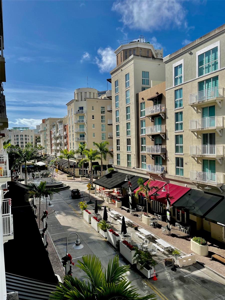 DOWNTOWN DADELAND CONDO N - Residential Lease