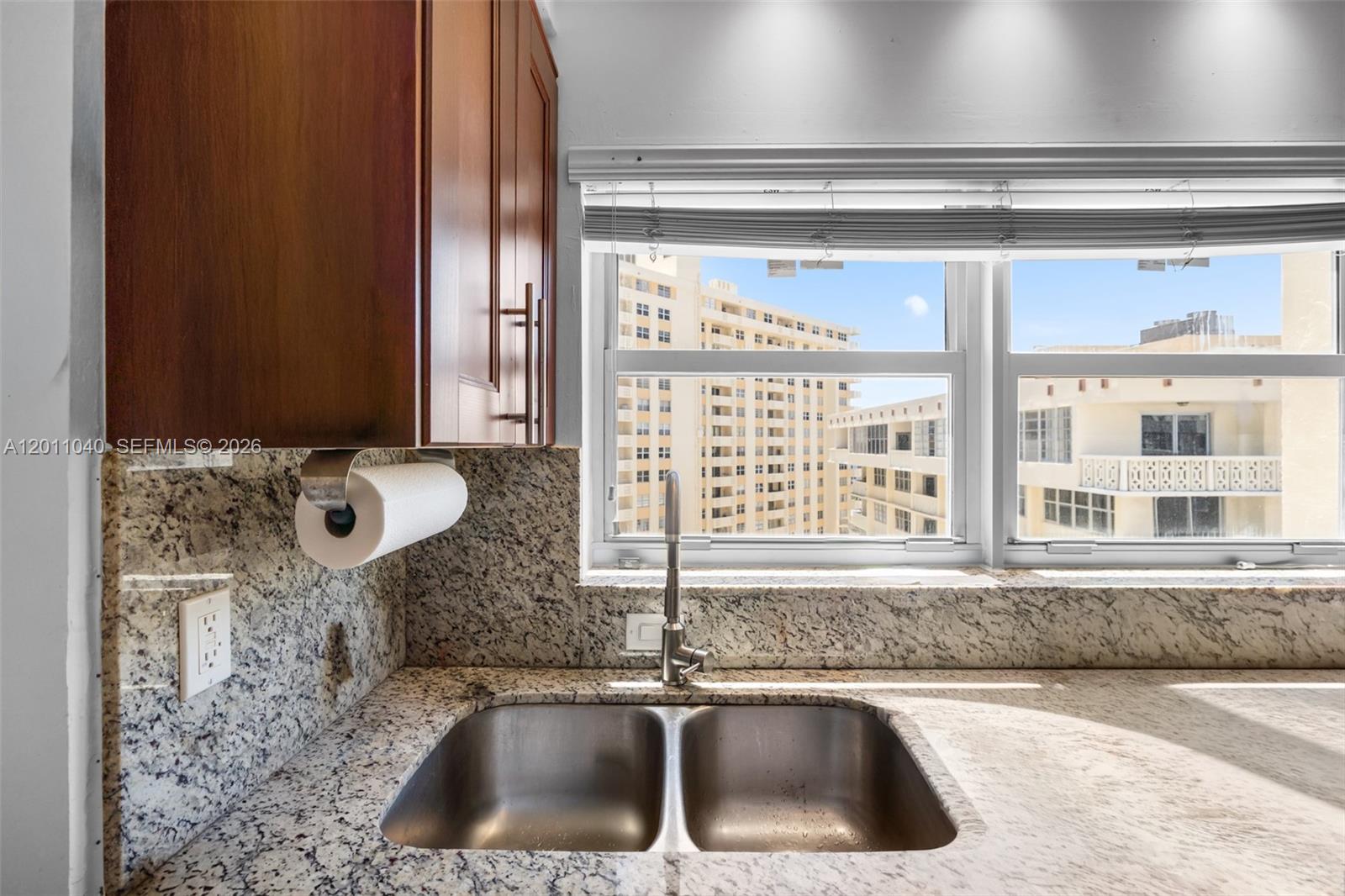 IMPERIAL TOWERS CONDO - Residential