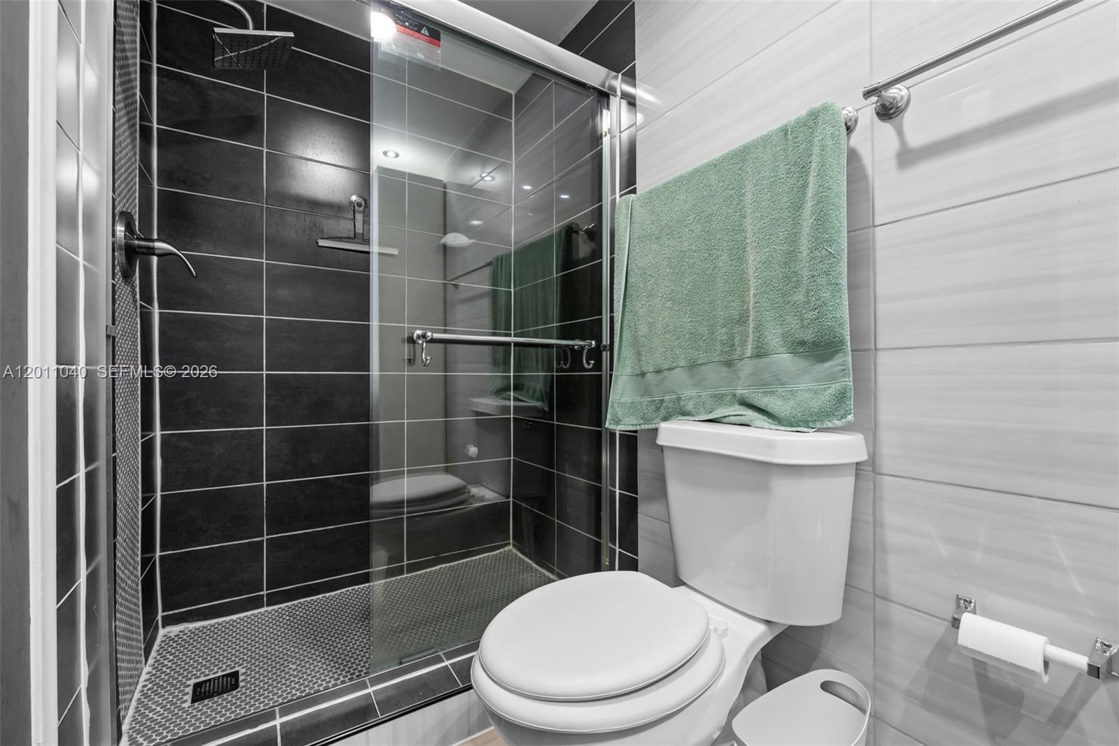 IMPERIAL TOWERS CONDO - Residential