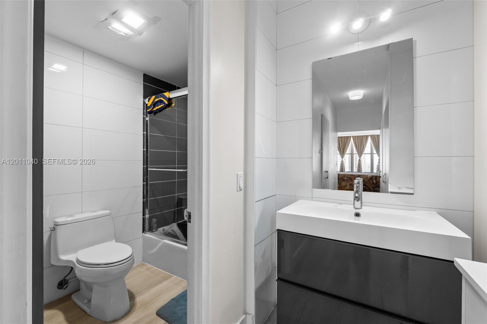 IMPERIAL TOWERS CONDO - Residential