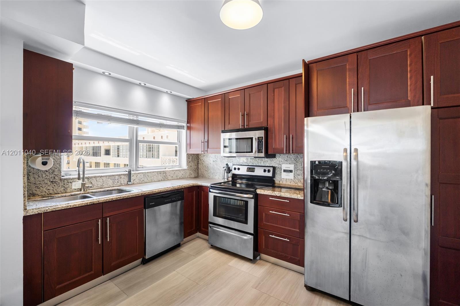 IMPERIAL TOWERS CONDO - Residential