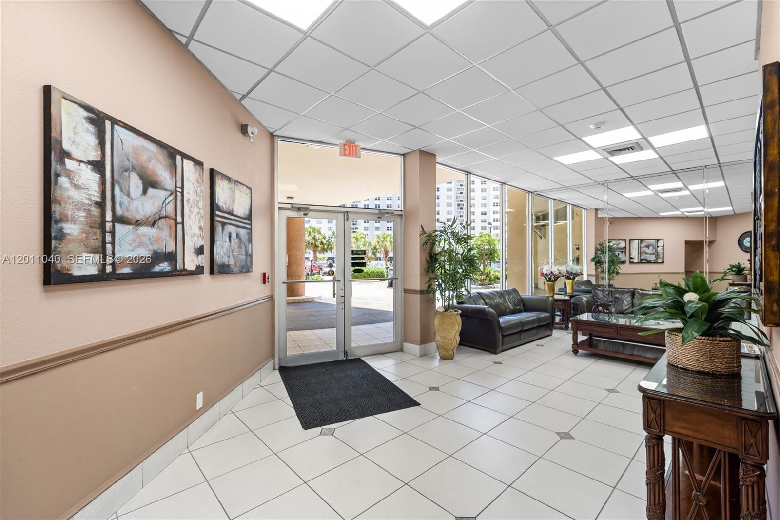 IMPERIAL TOWERS CONDO - Residential