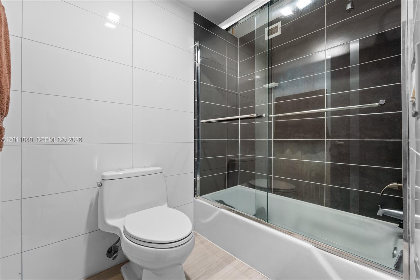 IMPERIAL TOWERS CONDO - Residential